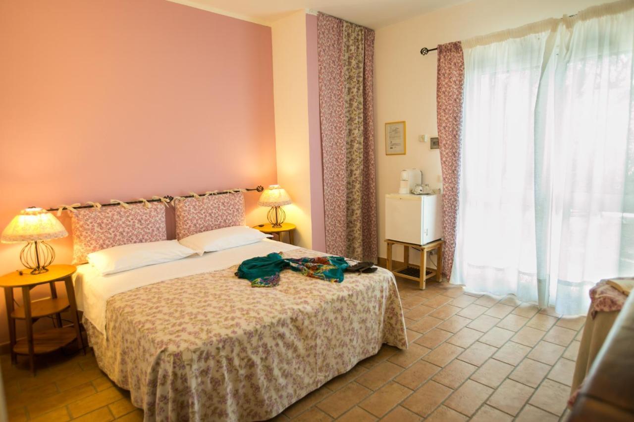 Le Raganelle Oneglia Bagian luar foto